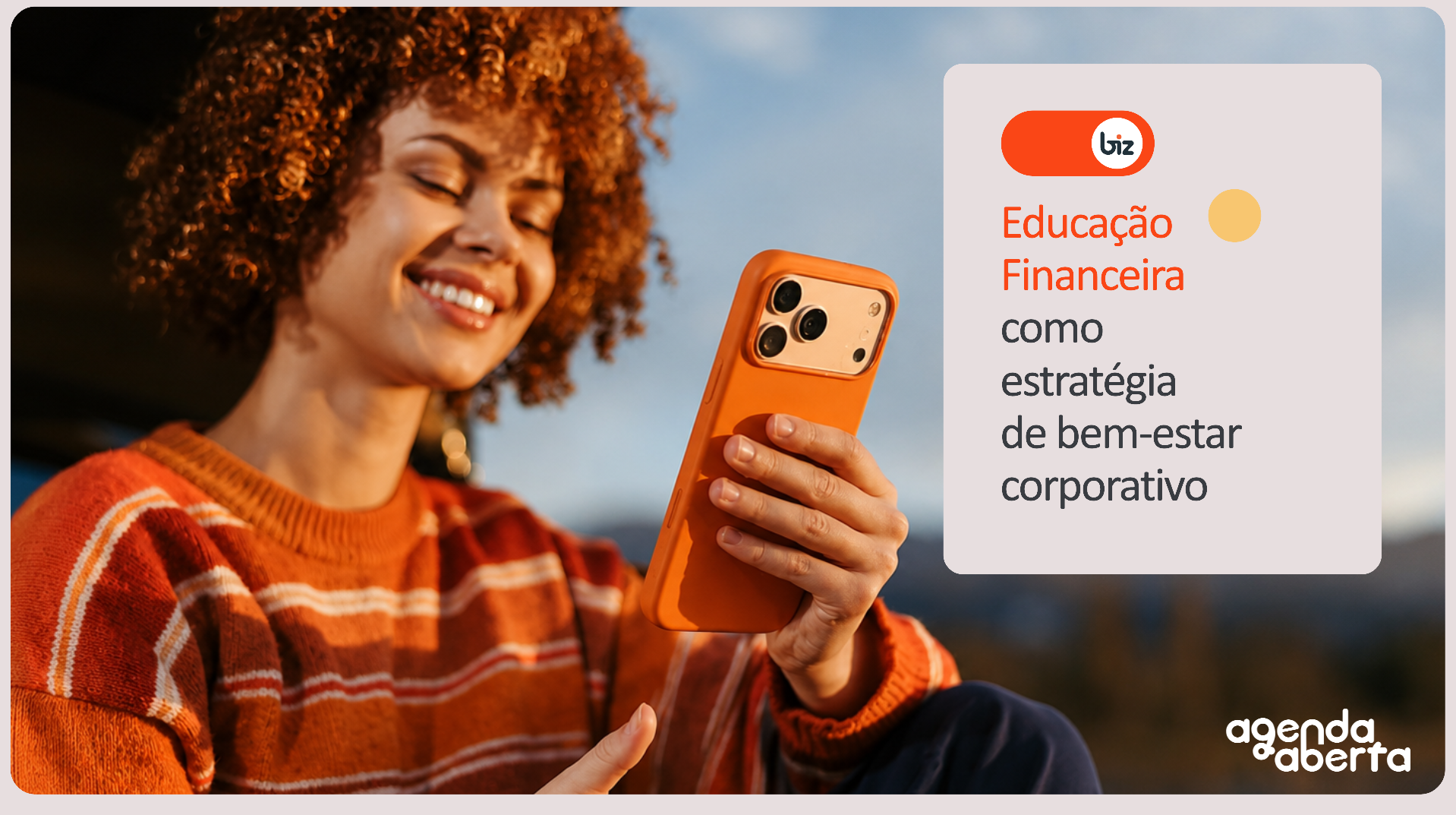 Colaborador organizando finanças pessoais com apoio de benefício corporativo flexível